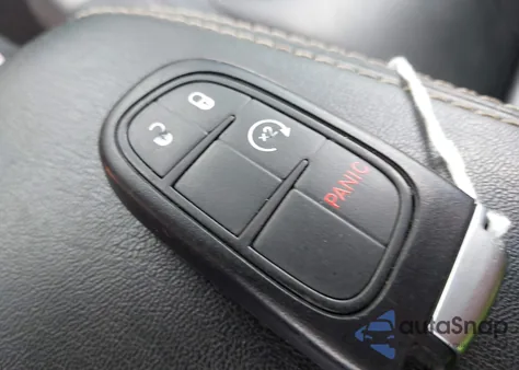 2017 Jeep Cherokee Limited z USA, uszkodzony, nr VIN 1C4PJMDB0HW536812